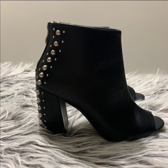 NEW Madden Girl Womens ArlaLeather Almond ToeAnkle - Picture 3 of 10